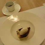 ミクニ マルノウチ - マスカルポーネのティラミスとメープルシロップのアイス　温かいエスプレッソソースをかけて