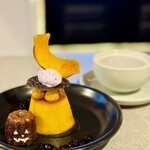 モナリザコーヒー - かぼちゃづくしのパンプキンプリンwithみなみくん / ティー(HOT)