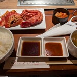 お肉屋さんのひとり焼肉 DAIRIKI - 料理写真:【厚切りカルビ＆ダイリキカルビ定食】1,580円