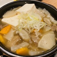 和食日和 おさけと 神保町 - 牛すじと豆富の塩煮込み