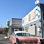 ペッパーズ ドライブイン - 