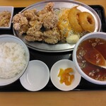 唐揚げ定食：９８０円（税込）【２０２４年９月撮影】