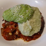 KITCHEN TSUNAGU - 茄子のラタトゥイユハンバーグ、アボカドとバジル香るマッシュポテト添え