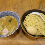 六厘舎 - 味玉つけめん