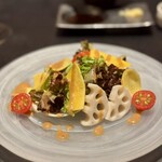 西麻布 焼肉 X - 間にサラダが