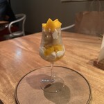 蘖 - 山梨　黄金桃のパフェ