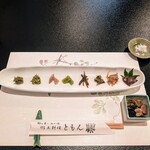 郷土料理ともん - 右二つがマイタケとチタケ