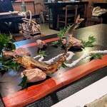 郷土料理ともん - 清津川はお父さんの網漁、道志川は鮎釣り名人の獲物です