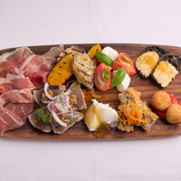 ラストリカートの定番！南イタリア風前菜盛り合わせ8種