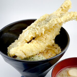 札幌天神 - 大アナゴ天丼（野菜３種と大穴子２枚。見るからにヴぉリュームのある贅沢な天丼です）