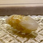 鮨 なんば - 平目　握り