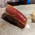 立喰い寿司 あきら - 赤身漬け　2貫目