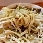 麺屋　たか - 極太な特製麺は食べ応えあり