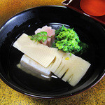 長島 - 【椀物】清汁仕立て、蟹どんぶり真丈、筍、桜麩、菜花、木の芽(卯月の昼会席)<2014.04>