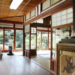 長島 - 廊下。右が広間<2014.04>