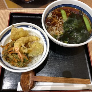 信州屋 新宿南口店