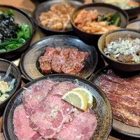 ホルモン焼肉 富や 栄店 - 