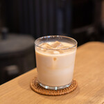 SOMETHING'S COFFEEHOUSE - カフェラテ アイス 