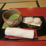 三養荘 - 抹茶・薯蕷饅頭