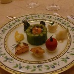 クイーン・アリス - グリーンアスパラガスと小海老のシャルロット仕立て