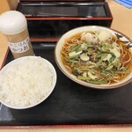 そばよし - 山菜そばと半ライス。