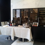 クイントカント - パパ・ママペアの隣が一番奥でセラーと例の裏口があります。恥や、恥の上塗りやっ！（爆）