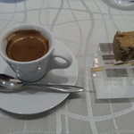 クイントカント - エスプレッソと小菓子。