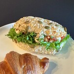 パサージュ ア ニヴォ - モッツァレラチーズとツナのサンド