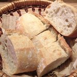 ル・パリジャン - メニューミディ 1000円 のパン