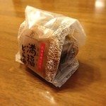 北野エース - 料理写真:満腹どら焼き
あんこタップリで、厚みがデカイ！