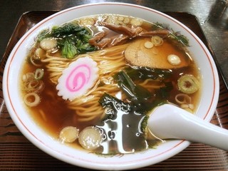 ふじみや - チャーシュー・なると・メンマ・わかめ・ほうれん草 （’14.04）