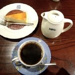 ヒロコーヒー - チーズケーキ、日替珈琲（ブルマン）