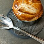ビストロ ボルドール - 松茸のコンソメスープの香りをパイで閉じ込めて！