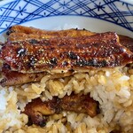 うなぎのやまげん - うな丼　松　ご飯の中にミニうなぎ