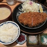 とんかつ檍 - 肩ロースかつ定食300g2200円