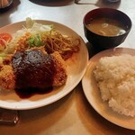 洋食の店 南海 - トンカツ定食1300円　ご飯大盛り＋100円