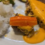 キッチン ブルー グローブ - 人参を乗せて