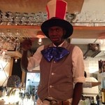 浪花ろばた 頂鯛 - From アフリカの気さくな店員さんがいました。笑