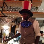 浪花ろばた 頂鯛 - 身長２ｍ近いです。笑