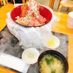 みなと市場 小松鮪専門店 - 