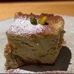 オステリア イル ガルボ - ピスタチオのケーキ