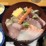 鮨 心陽 - 海鮮丼。新鮮な素材に感謝して食べました。