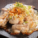 あい庵 - 鶏モモ肉のネギ塩石焼き 