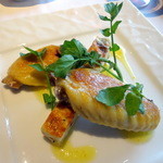 ル ボークープ - 薩摩若しゃも手羽先のコンフィと帆立貝とスミイカのパヴェのサラダ仕立て　柑橘類のソース