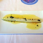 ル ボークープ - 茹で上げ白アスパラ　ハーブのヴィネグレット