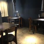 炭火焼肉 焼きしゃぶ にく式 - 店内の雰囲気