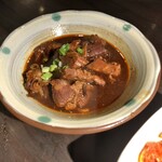 炭火焼肉 焼きしゃぶ にく式 - 牛スジの煮込み、最高に美味い♡