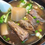 永康刀削麺 - 牛肉麺小240元