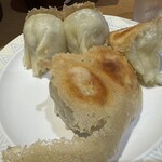 第7ギョーザの店 - 具がいっぱいの焼き餃子