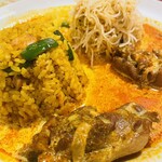 スリランカくまもと - チキンも美味しい　ライスはカレーチャーハン